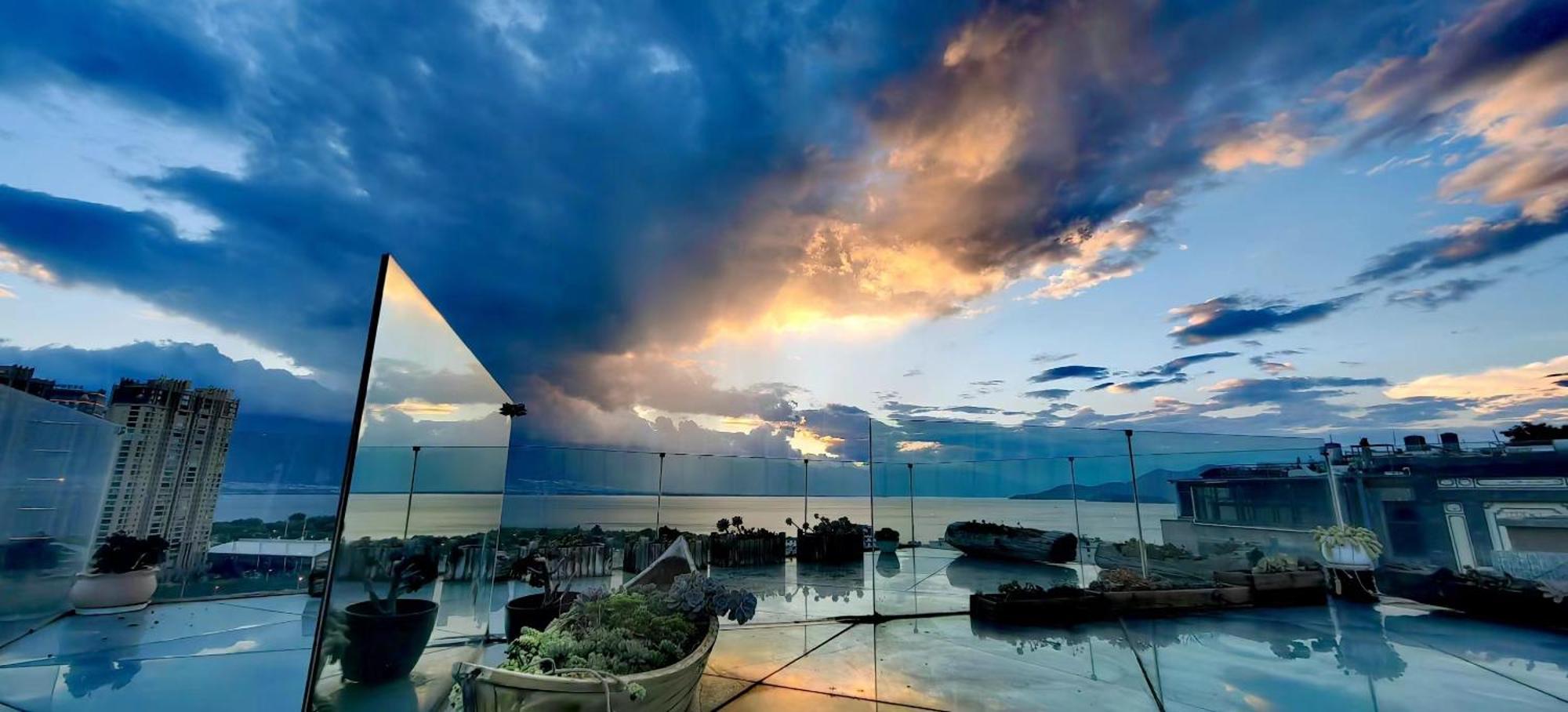 Dali Listening Sea View Villa大理听城海景别墅 Εξωτερικό φωτογραφία