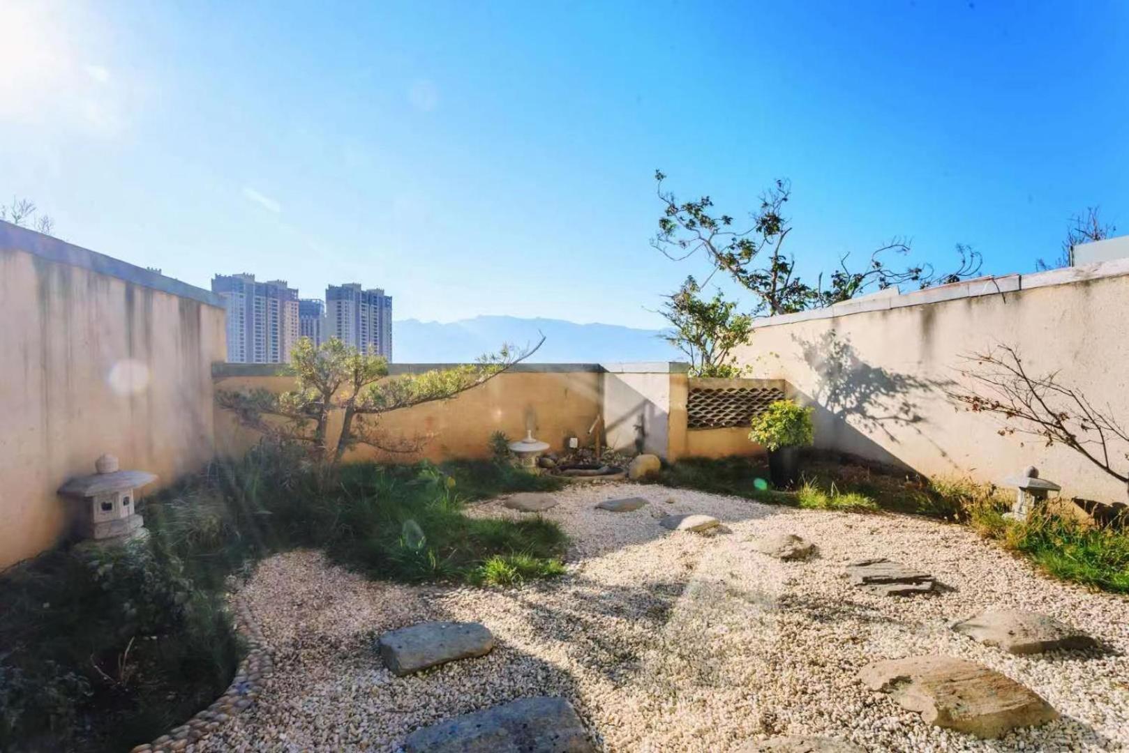 Dali Listening Sea View Villa大理听城海景别墅 Εξωτερικό φωτογραφία